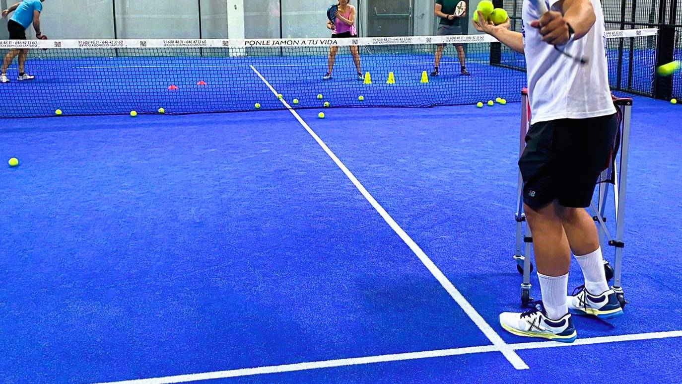 Padel indoor Alcorcon - Escuela de Padel infantil y adultos